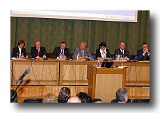 http://www3.lrs.lt/exweb/AAK/AAK20080409/fotos/thumbs/IMG_2519_edited.jpg