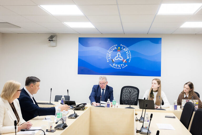 Seimo Lietuvos valstiečių, žaliųjų ir Krikščioniškų šeimų sąjungos frakcijos narių susitikimas su Lietuvos moksleivių sąjungos atstovais Seimo Lietuvos valstiečių, žaliųjų ir Krikščioniškų šeimų sąjungos frakcijos narių susitikimas su Lietuvos moksleivių sąjungos atstovais