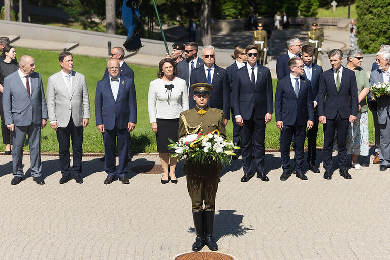 Medininkų žudynių minėjimo ceremonija Vilniaus Antakalnio kapinėse Medininkų žudynių minėjimo ceremonija Vilniaus Antakalnio kapinėse