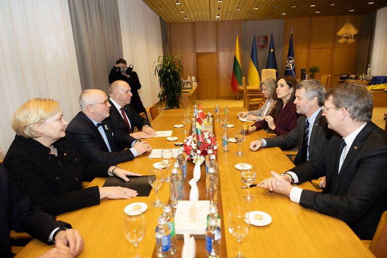 Seimo Pirmininko Juozo Oleko ir Danijos karališkosios poros – karalienės Mary ir karaliausi Frederiko X susitikimas.