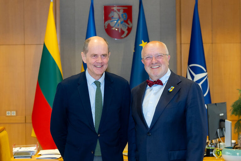 Seimo Pirmininkas Juozas Olekas susitiko su naujai paskirtu Europos Komisijos atstovybės Lietuvoje vadovu Ryčiu Martikoniu Seimo Pirmininkas Juozas Olekas susitiko su naujai paskirtu Europos Komisijos atstovybės Lietuvoje vadovu Ryčiu Martikoniu