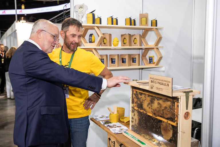 Seimo Pirmininkas Juozas Olekas dalyvavo parodoje „Rinkis prekę lietuvišką 2026“ Seimo Pirmininkas Juozas Olekas dalyvavo parodoje „Rinkis prekę lietuvišką 2026“