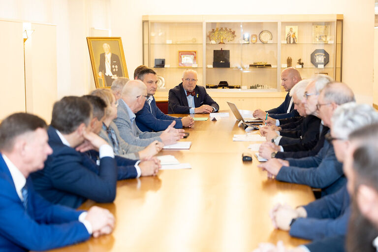 Seimo Laikinosios agrogrupės susitikime su Lietuvos žemės ūkio tarybos nariais aptartas atsparios ir savarankiškos šalies apsirūpinimo maistu sistemos sukūrimas ir palaikymas