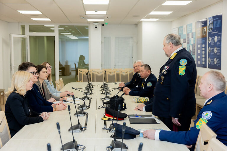 Seimo Pirmininko pavaduotoja Daiva Žebelienė, Seimo SRK pirmininkė Lina Šukytė-Korsakė ir SRK narė Jurgita Sejonienė susitiko su Tarptautinės Nevyriausybinės organizacijos prie Jungtinių Tautų Lazarus Union vadovybe