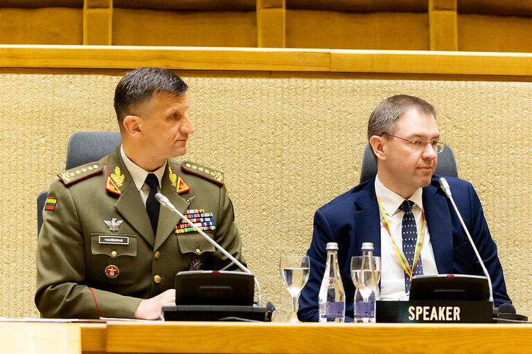 Krašto apsaugos viceministras Dr. Karolis Aleksa ir kariuomenės vadas gen. Raimundas Vaikšnoras pristatys pranešimus NATO PA Gynybos ir saugumo posėdyje
Fotogr. Viktoriia Chorna Krašto apsaugos viceministras Dr. Karolis Aleksa ir kariuomenės vadas gen. Raimundas Vaikšnoras pristatys pranešimus NATO PA Gynybos ir saugumo posėdyje
Fotogr. Viktoriia Chorna