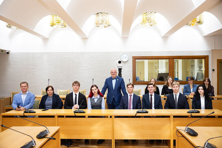 Seimo Pirmininko Juozo Oleko susitikimas su Katovicų Silezijos universiteto (Lenkija) ir Vytauto Didžiojo universiteto tarptautinės politikos ir diplomatijos studijų programos studentais. Seimo Pirmininko Juozo Oleko susitikimas su Katovicų Silezijos universiteto (Lenkija) ir Vytauto Didžiojo universiteto tarptautinės politikos ir diplomatijos studijų programos studentais.