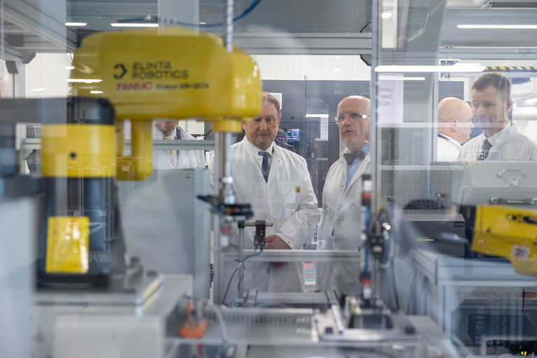 Seimo Pirmininkas Juozas Olekas su darbo vizitu lankėsi Molėtų ir Švenčionių rajonuose. „Teltonikos“ technologijų centre.