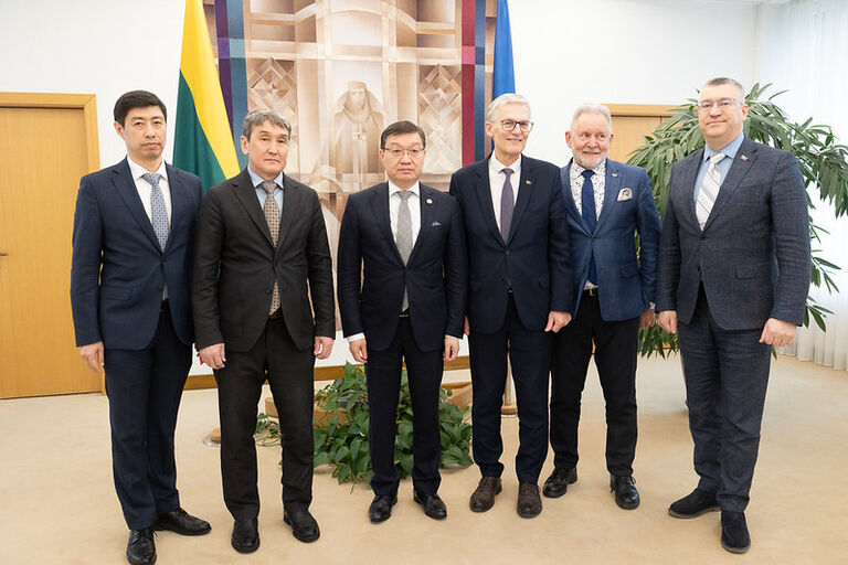 Seimo Tarpparlamentinių ryšių su Kazachstano Respublika grupės nariai susitiko su Kazachstano Respublikos ambasadoriumi Lietuvoje Timūru Urazajevu