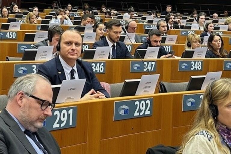 ŽTK pirmininkas Laurynas Šedvydis atstovavo Seimui Europos Parlamente surengtame pirmajame ES parlamentinės demokratijos forume. Rūtos Bunevičiūtės nuotr. ŽTK pirmininkas Laurynas Šedvydis atstovavo Seimui Europos Parlamente surengtame pirmajame ES parlamentinės demokratijos forume. Rūtos Bunevičiūtės nuotr.