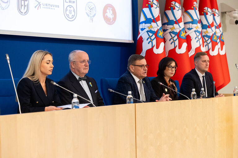 Šalies sporto bendruomenė, ekspertai ir politikos formuotojai Seime vykusiame Sporto forume aptarė svarbiausias šios srities aktualijas Šalies sporto bendruomenė, ekspertai ir politikos formuotojai Seime vykusiame Sporto forume aptarė svarbiausias šios srities aktualijas