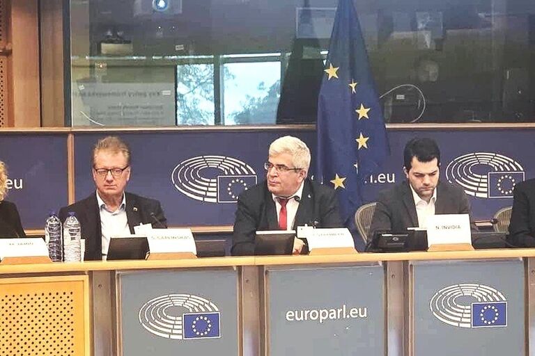 Europos Parlamente vykusioje konferencijoje „Sveiko amžėjimo ir ilgaamžiškumo skatinimas – strateginis ES sveikatos ateities prioritetas“ Seimo narys prof. dr. Saulius Čaplinskas pristatė Lietuvoje pradėtą sveiko amžėjimo ir ilgaamžiškumo iniciatyvą ir jos plėtros Europoje kryptį. Europos Parlamente vykusioje konferencijoje „Sveiko amžėjimo ir ilgaamžiškumo skatinimas – strateginis ES sveikatos ateities prioritetas“ Seimo narys prof. dr. Saulius Čaplinskas pristatė Lietuvoje pradėtą sveiko amžėjimo ir ilgaamžiškumo iniciatyvą ir jos plėtros Europoje kryptį.