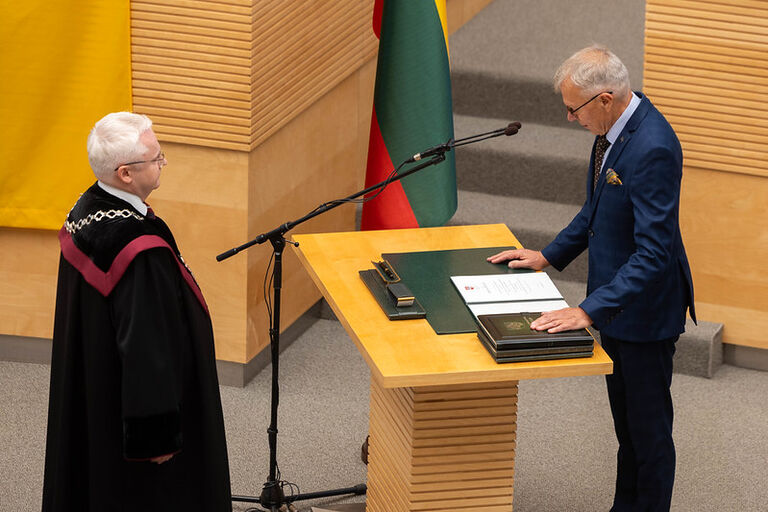 Prisiekė Seimo narys Kęstutis Masiulis Prisiekė Seimo narys Kęstutis Masiulis