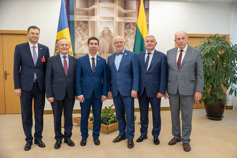 Seimo Pirmininko Juozo Oleko susitikimas su Moldovos vicepremjeru, užsienio reikalų ministru Mihai Popșoi Seimo Pirmininko Juozo Oleko susitikimas su Moldovos vicepremjeru, užsienio reikalų ministru Mihai Popșoi