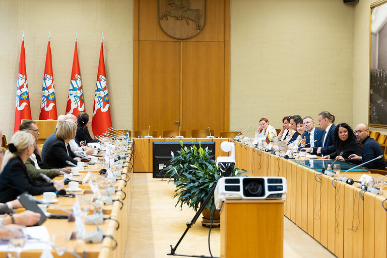 Seimo Socialinių reikalų ir darbo bei Žmogaus teisių komitetų atstovai  su Švedijos Riksdago Darbo rinkos komitetu diskutavo apie svarbiausias darbo rinkos ir socialines aktualijas