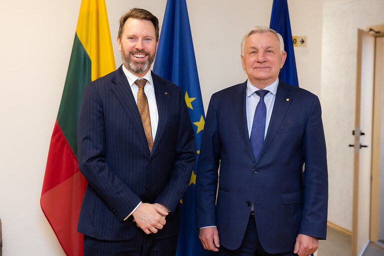 Nacionalinio saugumo ir gynybos komiteto pirmininko Rimanto Sinkevičiaus susitikimas su Australijos ambasadoriumi Lietuvai Benjamin Hayes Nacionalinio saugumo ir gynybos komiteto pirmininko Rimanto Sinkevičiaus susitikimas su Australijos ambasadoriumi Lietuvai Benjamin Hayes