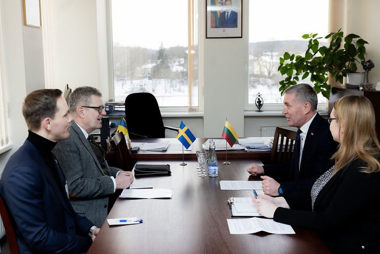 Seimo Kultūros komiteto pirmininkas Kęstutis Vilkauskas susitiko su Švedijos ambasadoriumi Lietuvoje Lars Wahlund Seimo Kultūros komiteto pirmininkas Kęstutis Vilkauskas susitiko su Švedijos ambasadoriumi Lietuvoje Lars Wahlund