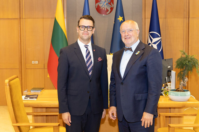 Seimo Pirmininko susitikimas su kultūros ministru Luku Alsiu Seimo Pirmininko susitikimas su kultūros ministru Luku Alsiu