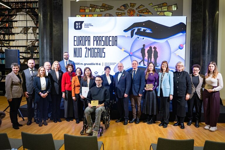 Seimo Pirmininkas Juozas Olekas ir Seimo ŽTK pirmininkas Laurynas Šedvydis dalyvauja Nacionaliniame žmogaus teisių forume. Nuotr. aut. Kristina Petrikonytė Seimo Pirmininkas Juozas Olekas ir Seimo ŽTK pirmininkas Laurynas Šedvydis dalyvauja Nacionaliniame žmogaus teisių forume. Nuotr. aut. Kristina Petrikonytė