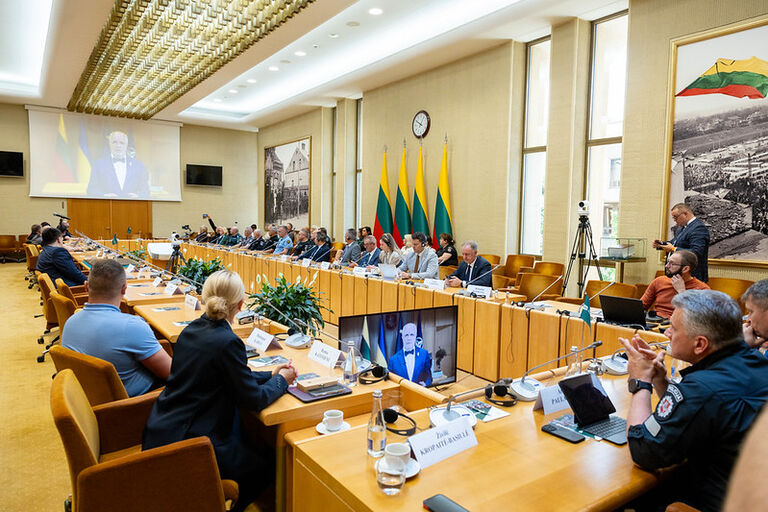 Tarptautinės konferencijos „Nulinė tolerancija smurtui prieš pareigūnus“ globėjo Seimo Pirmininko Juozo Oleko sveikinimo žodis konferencijos dalyviams Tarptautinės konferencijos „Nulinė tolerancija smurtui prieš pareigūnus“ globėjo Seimo Pirmininko Juozo Oleko sveikinimo žodis konferencijos dalyviams