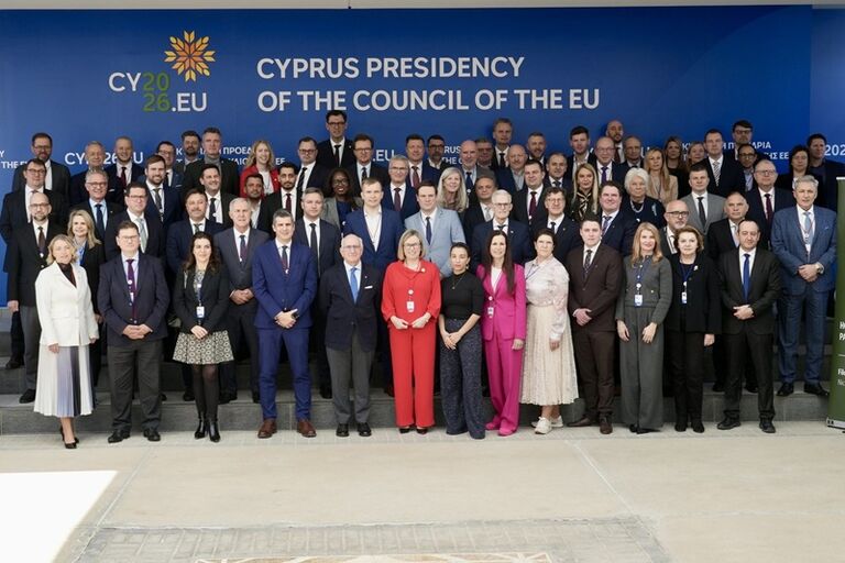 TTK pirmininkas J. Sabatauskas, ERK pirmininko pavaduotojai D. Razmislevičius ir T. Tomilinas, NSGK narys T. Martinaitis dalyvauja Europolo Jungtinės parlamentinės kontrolės grupės posėdyje, vykusiame Nikosijoje. Kipro parlamento nuotr.