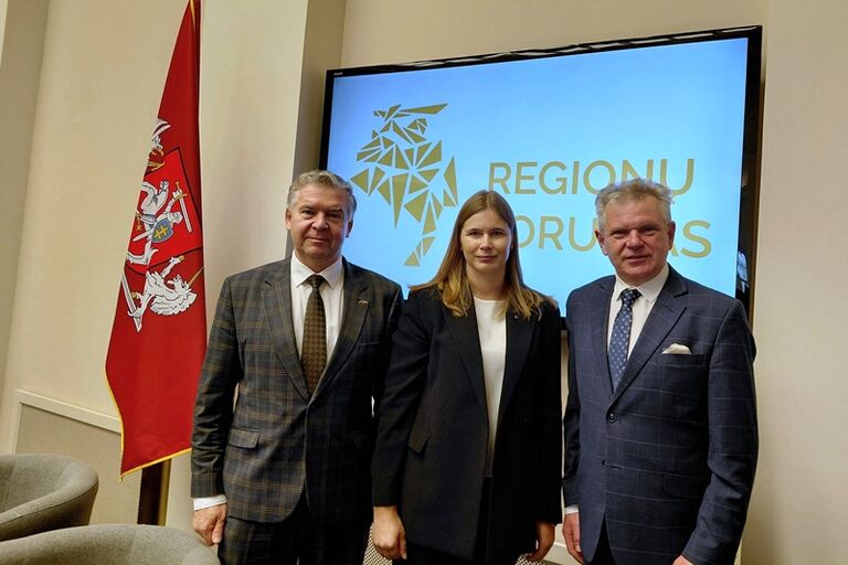 Valstybės valdymo ir savivaldybių komiteto nariai dalyvauja Lietuvos Respublikos Prezidento Gitano Nausėdos inicijuotame aštuntajame Regionų forume. VVSK nuotr. Valstybės valdymo ir savivaldybių komiteto nariai dalyvauja Lietuvos Respublikos Prezidento Gitano Nausėdos inicijuotame aštuntajame Regionų forume. VVSK nuotr.