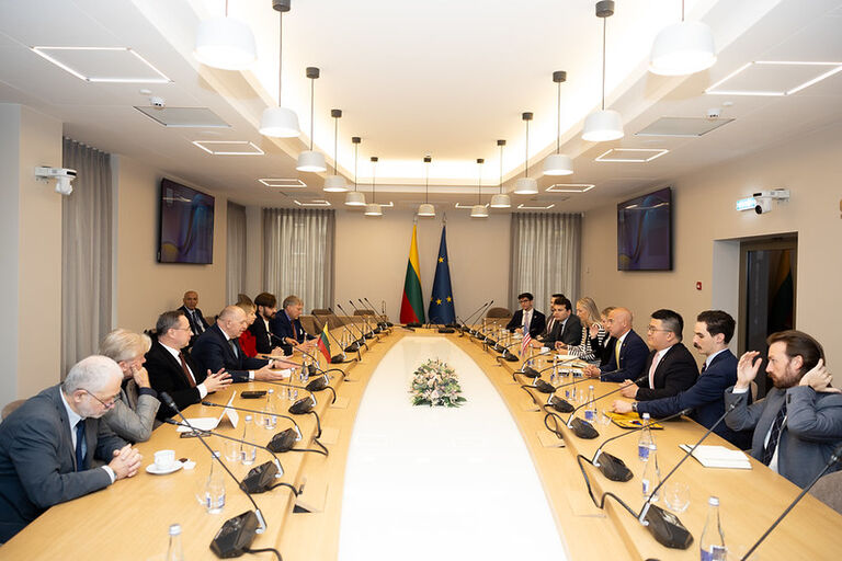 Seimo Užsienio reikalų ir Nacionalinio saugumo ir gynybos komitetų bei Tarptautinių ryšių grupės su JAV susitikimas su JAV Kongreso administracijos pareigūnų delegacija. Seimo Užsienio reikalų ir Nacionalinio saugumo ir gynybos komitetų bei Tarptautinių ryšių grupės su JAV susitikimas su JAV Kongreso administracijos pareigūnų delegacija.