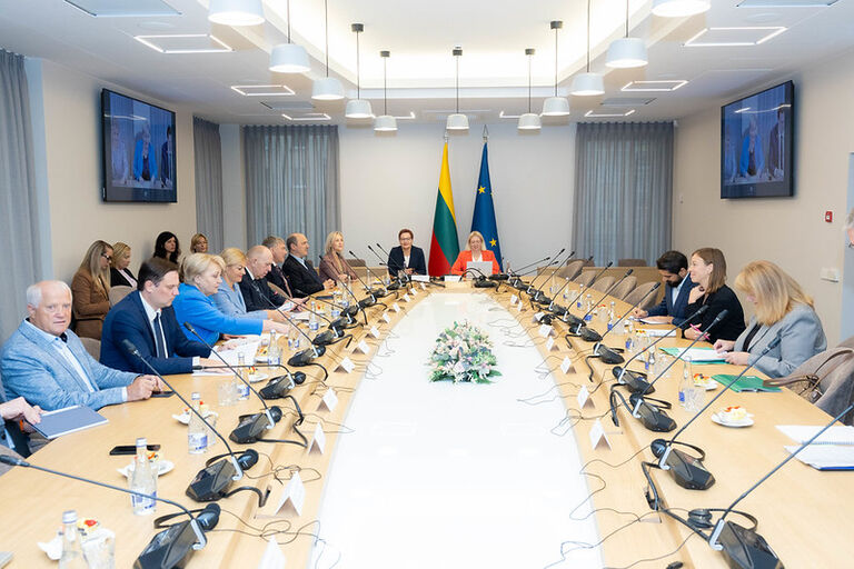 Seimo komitetų susitikimas su Europos Parlamento Užimtumo ir socialinių reikalų komiteto delegacija Seimo komitetų susitikimas su Europos Parlamento Užimtumo ir socialinių reikalų komiteto delegacija