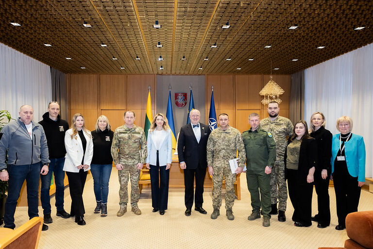 Seimo Pirmininkas Juozas Olekas susitiko su Lietuvoje viešinčiais Ukrainos Chersono apskrities delegacijos atstovais. Seimo Pirmininkas Juozas Olekas susitiko su Lietuvoje viešinčiais Ukrainos Chersono apskrities delegacijos atstovais.