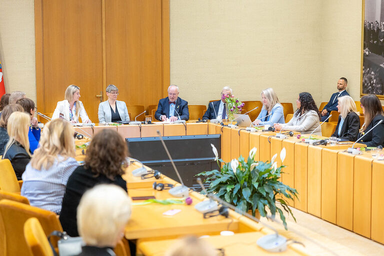 Konferencija „Moterys valdybose: tarp reguliavimo ir realios praktikos“