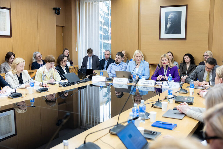 Diskusija „Dėl nesavarankiško mokslo ir studijų darbų rengimo paslaugų pasiūlos Lietuvoje“ Diskusija „Dėl nesavarankiško mokslo ir studijų darbų rengimo paslaugų pasiūlos Lietuvoje“