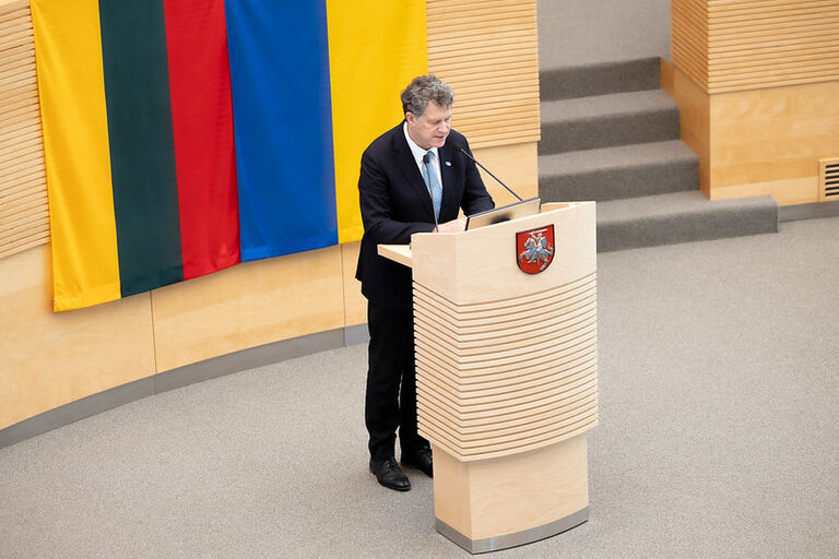 Nacionalinės sveikatos tarybos pirmininkas Algirdas Utkus Seimui pristatė pranešimą apie Lietuvos gyventojų sveikatos ir sveikatos sistemos būklę