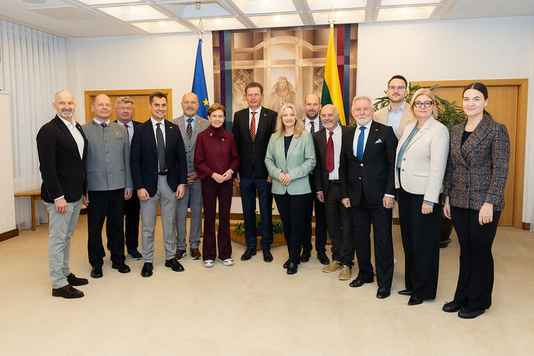 Tarpparlamentinių ryšių su Austrijos Respublika grupės susitikimas su Austrijos Zalcburgo Landtago delegacija, vadovaujama Landtago Pirmininkės dr. Brigitos Palauf Tarpparlamentinių ryšių su Austrijos Respublika grupės susitikimas su Austrijos Zalcburgo Landtago delegacija, vadovaujama Landtago Pirmininkės dr. Brigitos Palauf
