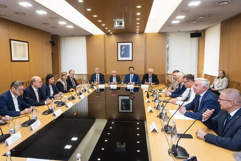 Seimo Nacionalinio saugumo ir gynybos komiteto narių susitikimas su Vokietijos Šiaurės Reino-Vestfalijos žemės Landtago Pirmininku ir delegacija Seimo Nacionalinio saugumo ir gynybos komiteto narių susitikimas su Vokietijos Šiaurės Reino-Vestfalijos žemės Landtago Pirmininku ir delegacija