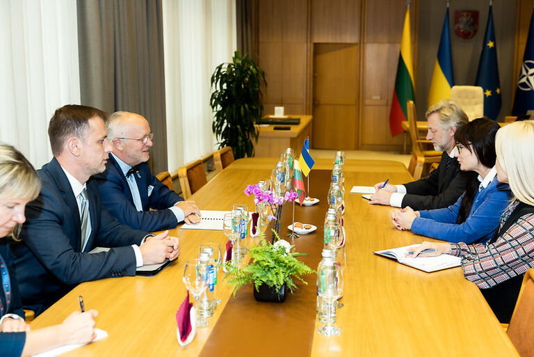 Seimo Pirmininko Juozo Oleko susitikimas su Ukrainos ambasadore Olha Nikitchenko.