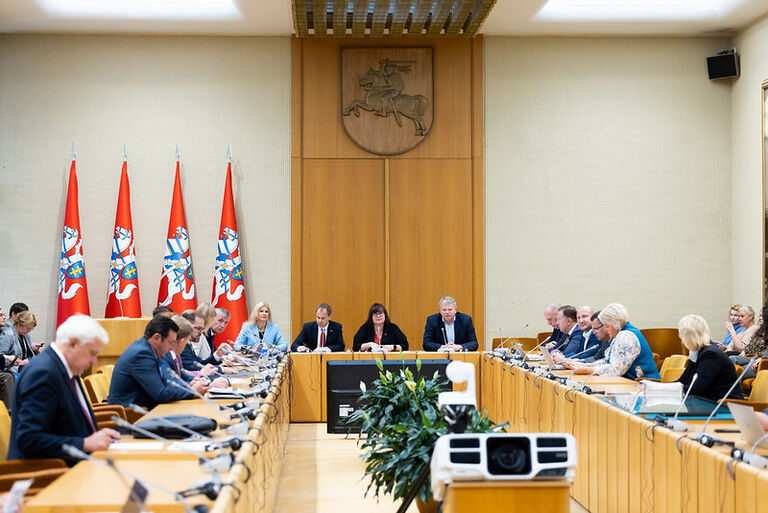 Seimo LSDP frakcijos narių susitikimas su paskirtuoju žemės ūkio ministru Andriumi Palioniu