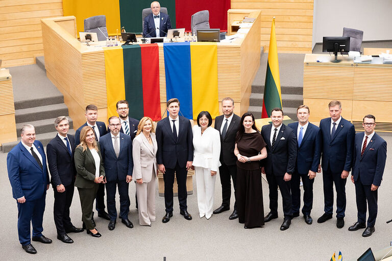 Seime prisiekė dvidešimt pirmosios Vyriausybės nariai Seime prisiekė dvidešimt pirmosios Vyriausybės nariai