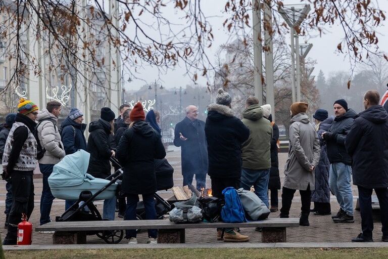 Seimo Pirmininko Juozo Oleko dialogas su žmonėmis Nepriklausomybės aikštėje Seimo Pirmininko Juozo Oleko dialogas su žmonėmis Nepriklausomybės aikštėje