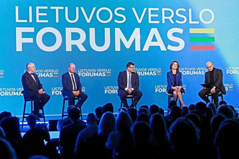 Seimo Pirmininkas Juozas Olekas su frakcijų seniūnais Sauliumi Skverneliu, Laurynu Kasčiūnu ir Viktorija Čmilyte-Nielsen dalyvavo diskusijoje „Nuo politinio triukšmo - prie nacionalinės krypties?