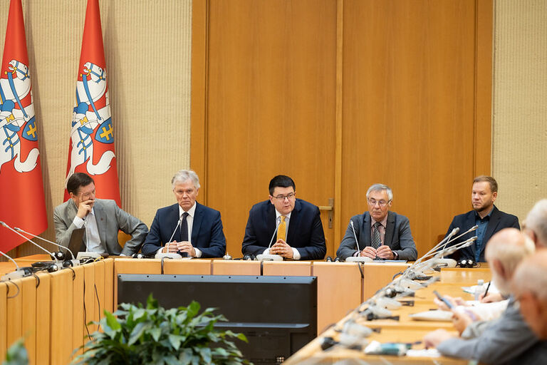 Konferencija „Kalba ir istorija: asmenvardžių byla“.