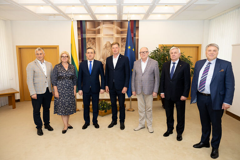 Seimo Tarpparlamentinių ryšių su Uzbekistanu grupės susitikimas su Uzbekistano ambasadoriumi Lietuvai Timuru Rakhmanovu
