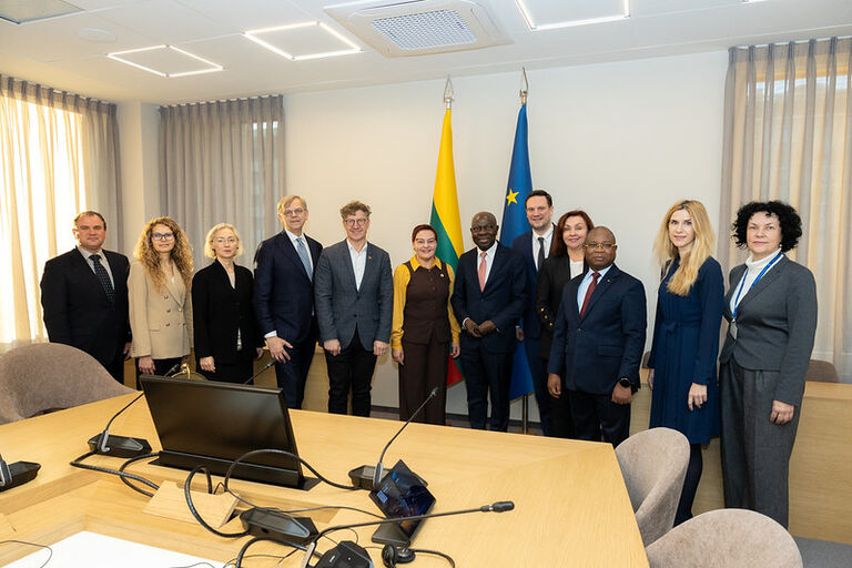 Socialinių reikalų ir darbo komiteto narių susitikimas su Tarptautinės darbo organizacijos generaliniu direktoriumi Gilbert F. Houngbo Socialinių reikalų ir darbo komiteto narių susitikimas su Tarptautinės darbo organizacijos generaliniu direktoriumi Gilbert F. Houngbo
