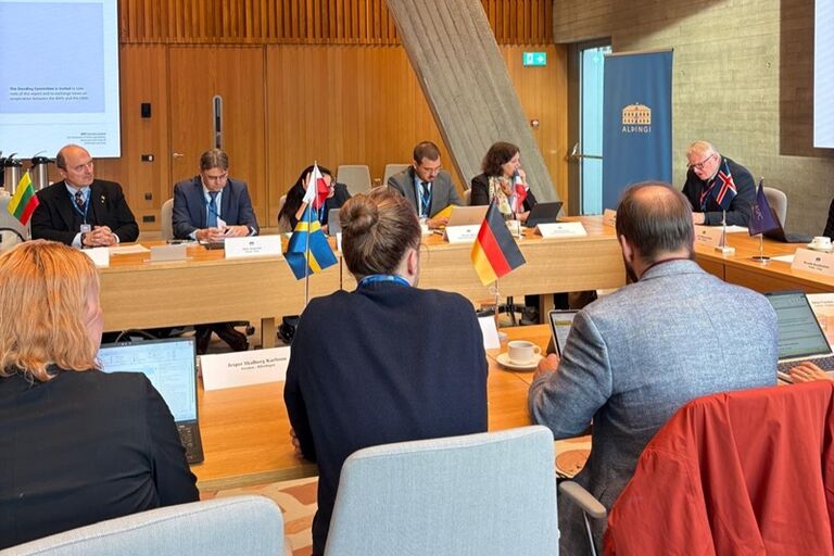 Seimo delegacijos Baltijos Asamblėjoje pirmininkas Giedrius Drukteinis dalyvauja Reikjavike vykstančiame Baltijos jūros parlamentinės konferencijos Nuolatinio komiteto posėdyje. Tarptautinių ryšių sk. nuotr, Seimo delegacijos Baltijos Asamblėjoje pirmininkas Giedrius Drukteinis dalyvauja Reikjavike vykstančiame Baltijos jūros parlamentinės konferencijos Nuolatinio komiteto posėdyje. Tarptautinių ryšių sk. nuotr,
