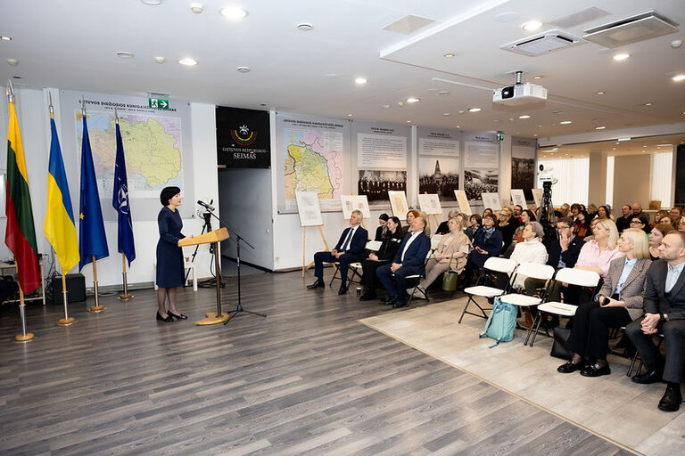 Seimo lankytojų centre vyko konferencija „Kalbinė integracija: iššūkiai imigrantams ir Lietuvai“. Seimo lankytojų centre vyko konferencija „Kalbinė integracija: iššūkiai imigrantams ir Lietuvai“.