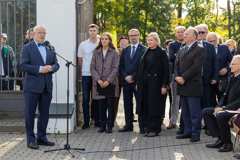 Seimo Pirmininkas Juozas Olekas dalyvavo Tuskulėnų aukų pagerbimo ceremonijoje Seimo Pirmininkas Juozas Olekas dalyvavo Tuskulėnų aukų pagerbimo ceremonijoje