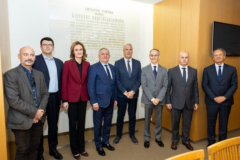 Seimo Nacionalinio saugumo ir gynybos komiteto narių susitikimas su Ispanijos parlamento Atstovų rūmų Užsienio reikalų komiteto pirmininko vadovaujama delegacija. Seimo Nacionalinio saugumo ir gynybos komiteto narių susitikimas su Ispanijos parlamento Atstovų rūmų Užsienio reikalų komiteto pirmininko vadovaujama delegacija.