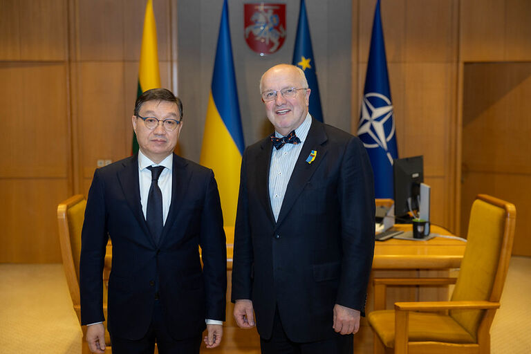 Seimo Pirmininkas Juozas Olekas susitiko su Kazachstano Respublikos ambasadoriumi Lietuvoje Timur Urazayev Seimo Pirmininkas Juozas Olekas susitiko su Kazachstano Respublikos ambasadoriumi Lietuvoje Timur Urazayev