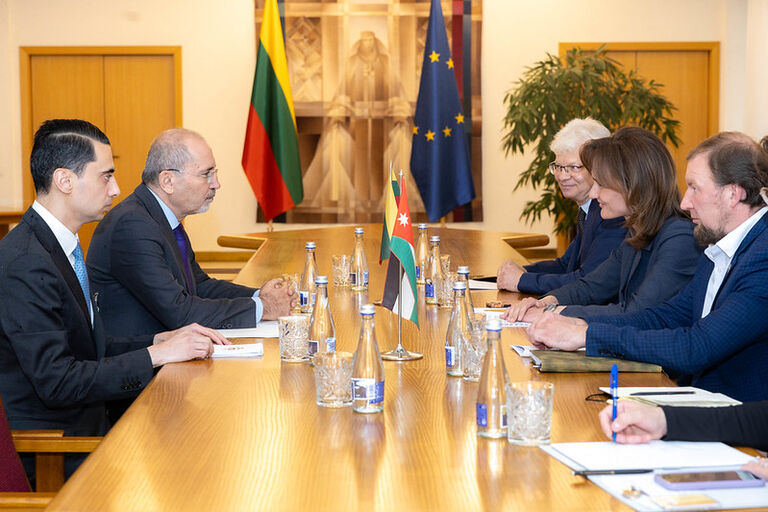 Seimo Pirmininko pavaduotoja Viktorija Čmilytė-Nielsen susitiko su Jordanijos užsienio reikalų ministru ir vicepremjeru Ayman Safadi.