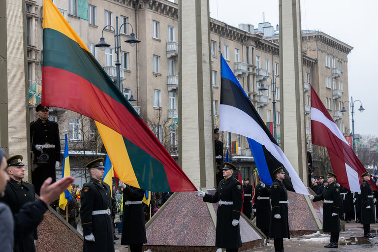 Trijų Baltijos valstybių vėliavų pakėlimo ceremonija.