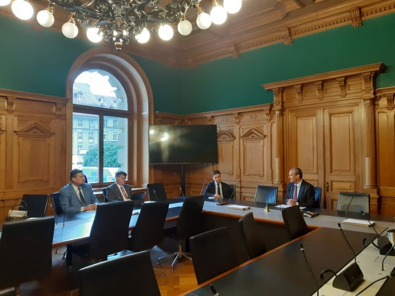 Tarpparlamentinių ryšių su Šveicarijos Konfederacija grupės nariai Linas Slušnys ir Stasys Tumėnas darbo vizito metu dalyvavo susitikimuose Šveicarijos Nacionalinėje Taryboje. Seimo Tarptautinių ryšių skyriaus nuotrauka