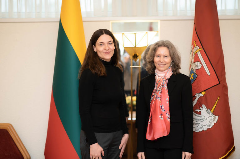 Seimo Pirmininko pavaduotoja Radvilė Morkūnaitė-Mikulėnienė priėmė Danijos ambasadorę Gretę Silasen